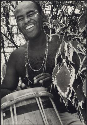 Alfredo Bessa com atabaque