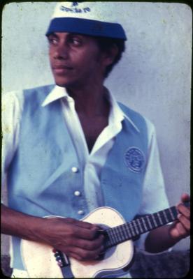 Paulinho da Viola com o cavaquinho