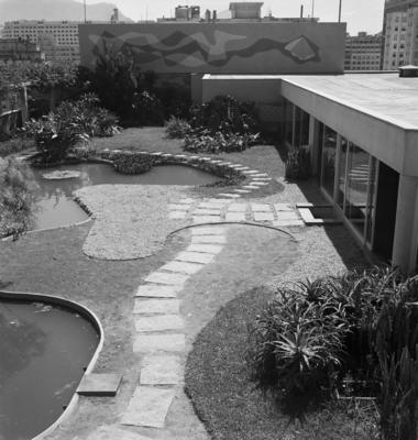 Instituto de Resseguros do Brasil, projeto dos irmãos Marcelo e Milton Roberto, e de Burle Marx