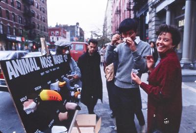 Banca de venda de máscaras com temática animal: "Animal nose masks"