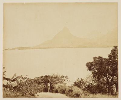 Morro Dois Irmãos e Pedra da Gávea; a partir da Lagoa Rodrigo de Freitas