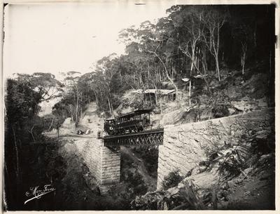 Ponte das Velhas, Estrada de Ferro do Corcovado, Km 2 (aproximadamente)