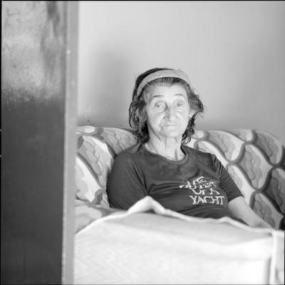 Idosa residente da Casa Ondina Lobo