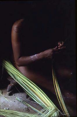 Série Xingu - Confecção de fios de buriti