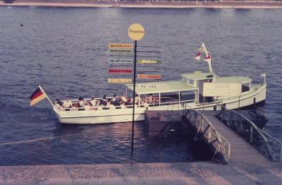 Passeio de barco pelo rio Reno