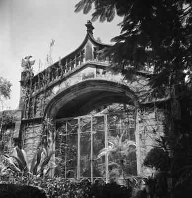Jardim do Parque Lage, destaque para pórtico