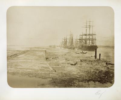 Vista de Navios Atracados