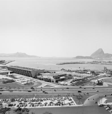 Aterro do Flamengo - vista aérea - destaque para o Museu de Arte Moderna (MAM-RJ), à esquerda
