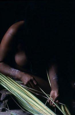 Série Xingu - Confecção de fios de buriti