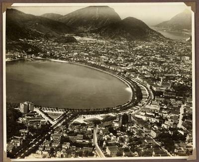 Vista do bairro e da enseada de Botafogo