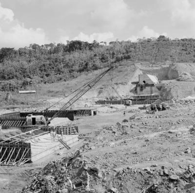 Cachoeira do Paredão, campo de obras da hidrelétrica Coaracy Nunes