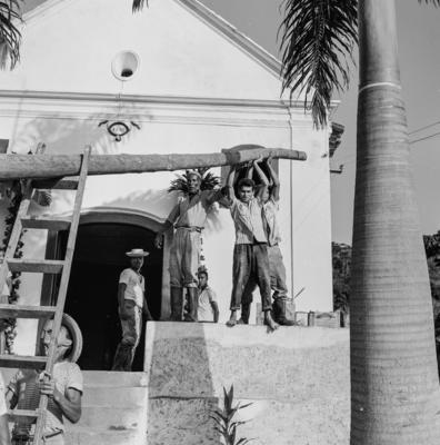 Preparativos para festa junina no Sítio Burle Marx