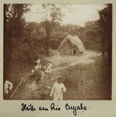 Habitação às margens do Rio Cuiabá
