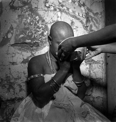 Ritual de candomblé de iniciação das filhas-de-santo