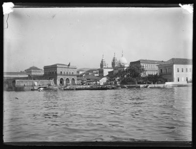 Praça XV de Novembro vista da Baía de Guanabara