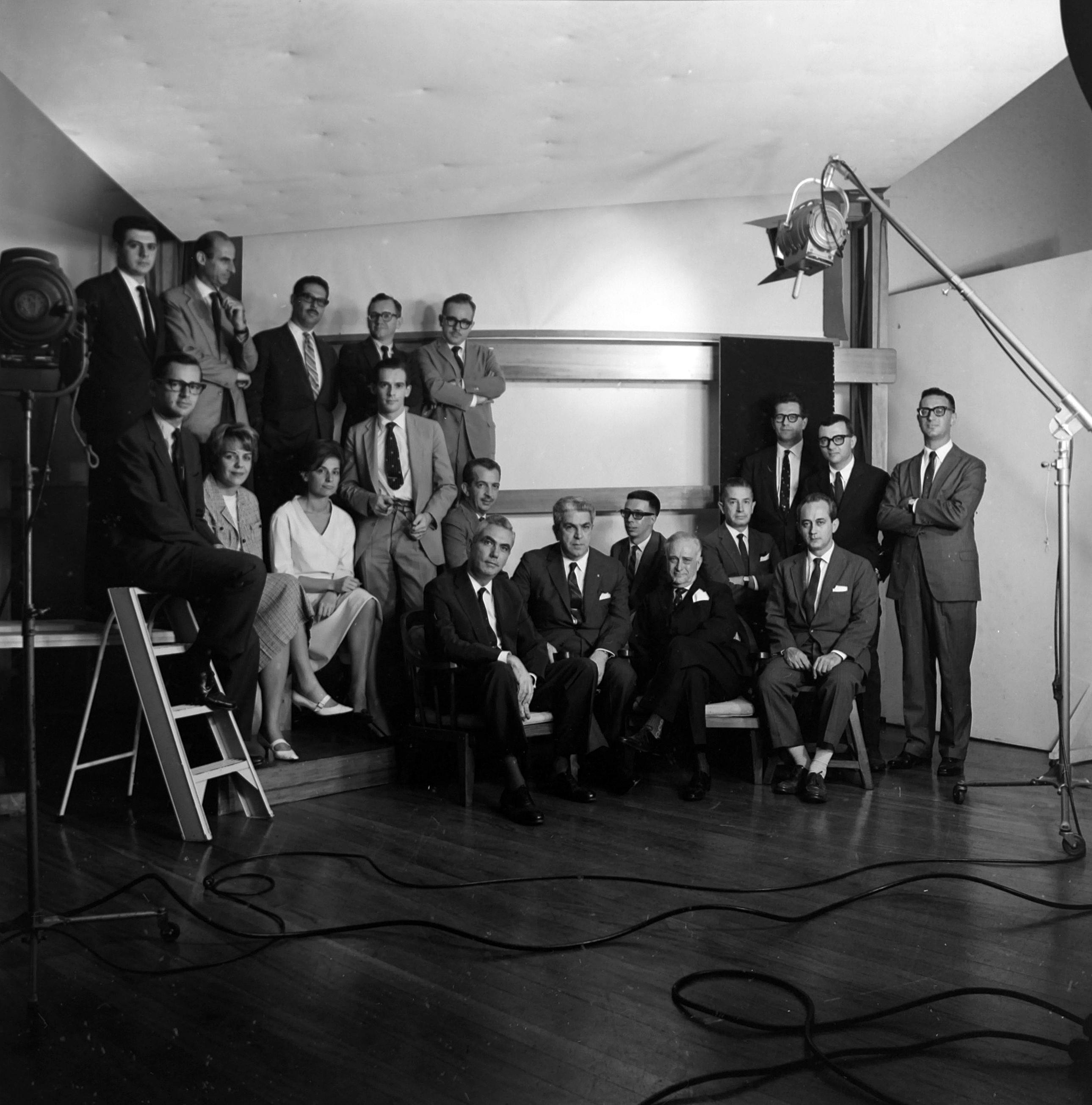 Escola Superior de Propaganda de São Paulo - retrato de grupo em estúdio