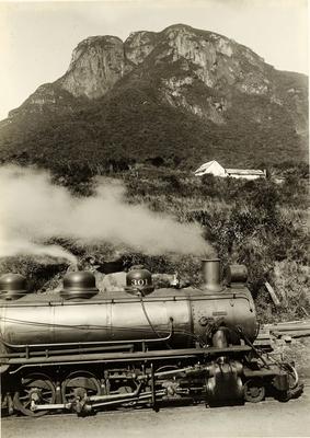Locomotiva no posto telegráfico Engenheiro Lange