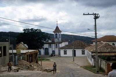 Igreja do Rosário e praça fronteira
