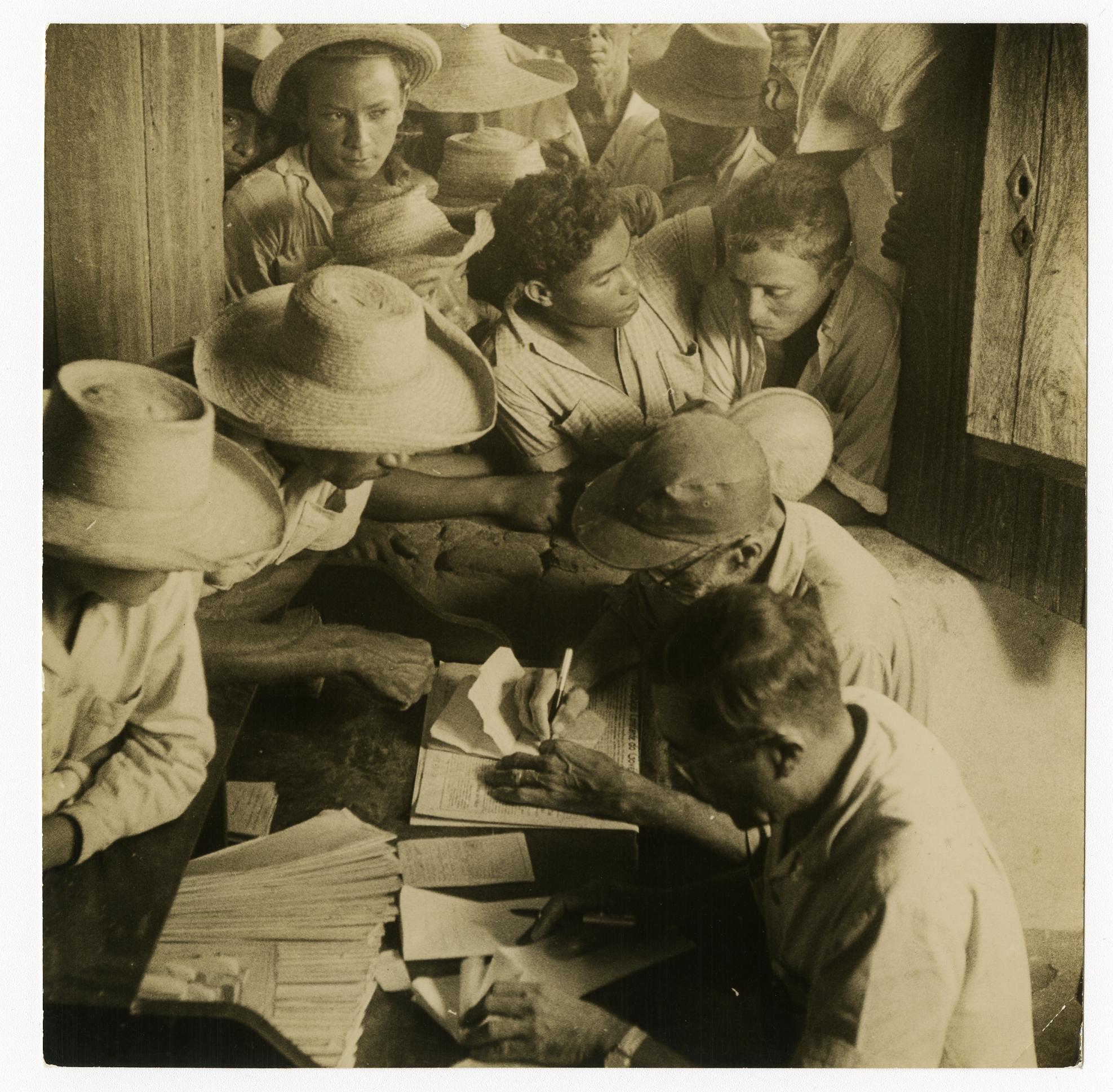 Recrutamento da população para as frentes de trabalho