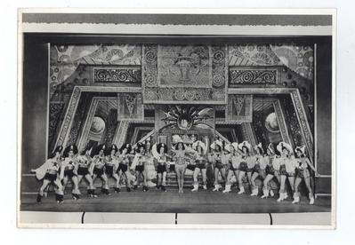 “Girls” da Companhia Walter Pinto