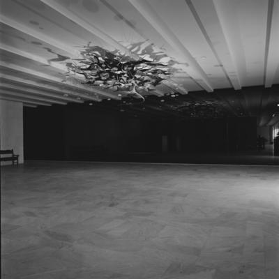 "Revoada dos pássaros", lustre de Pedro Correia de Araújo, na Sala D. Pedro I