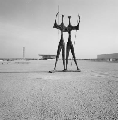 "Os Candangos" ou "Os Guerreiros", escultura de Bruno Giorgi
