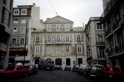 Casa do Ferreira das Tabuletas (ao centro)