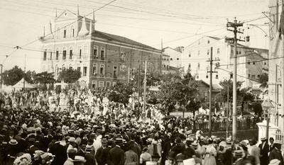 Carnaval no largo do Teatro