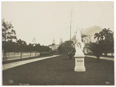 Praia de Botafogo, com igreja Nossa Senhora da Conceição ao fundo