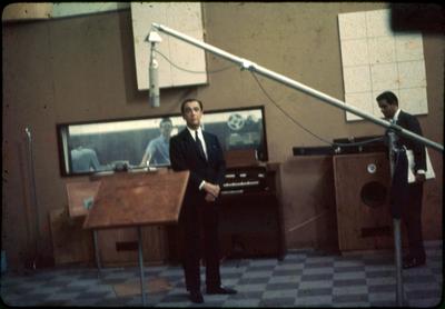 Juscelino Kubitschek ao microfone