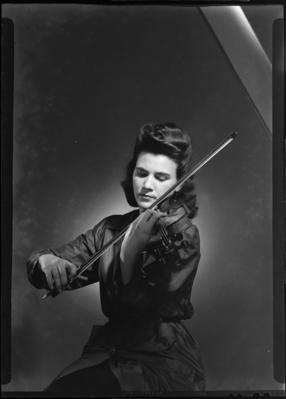 Altea Alimonda ao violino