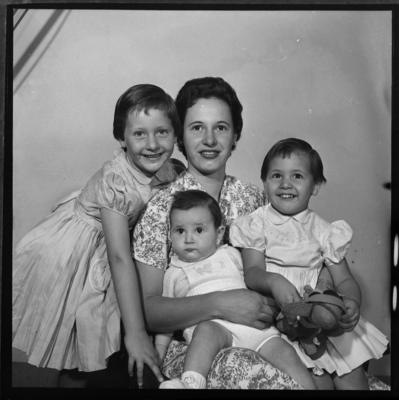 Oliva, Beatriz, Elvira e Renata