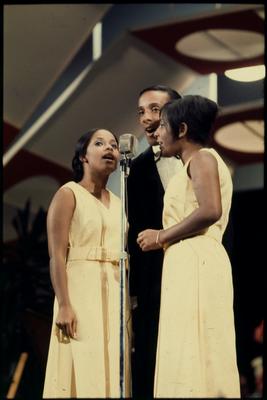 Trio Esperança - IV Festival de MPB