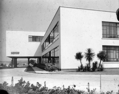 Fachada da fábrica Squibb & Sons S.A.