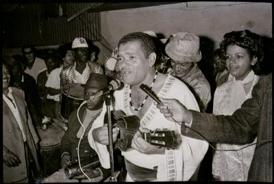 Candeia com o reco-reco