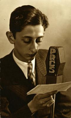 Vicente Leporace ao microfone