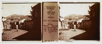 Morro do Castelo; ao fundo, Santa Teresa e o Morro do Corcovado
