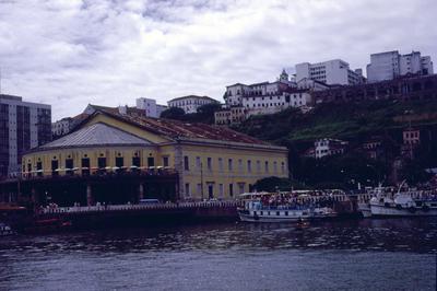 Mercado Modelo (antiga alfândega) visto do mar