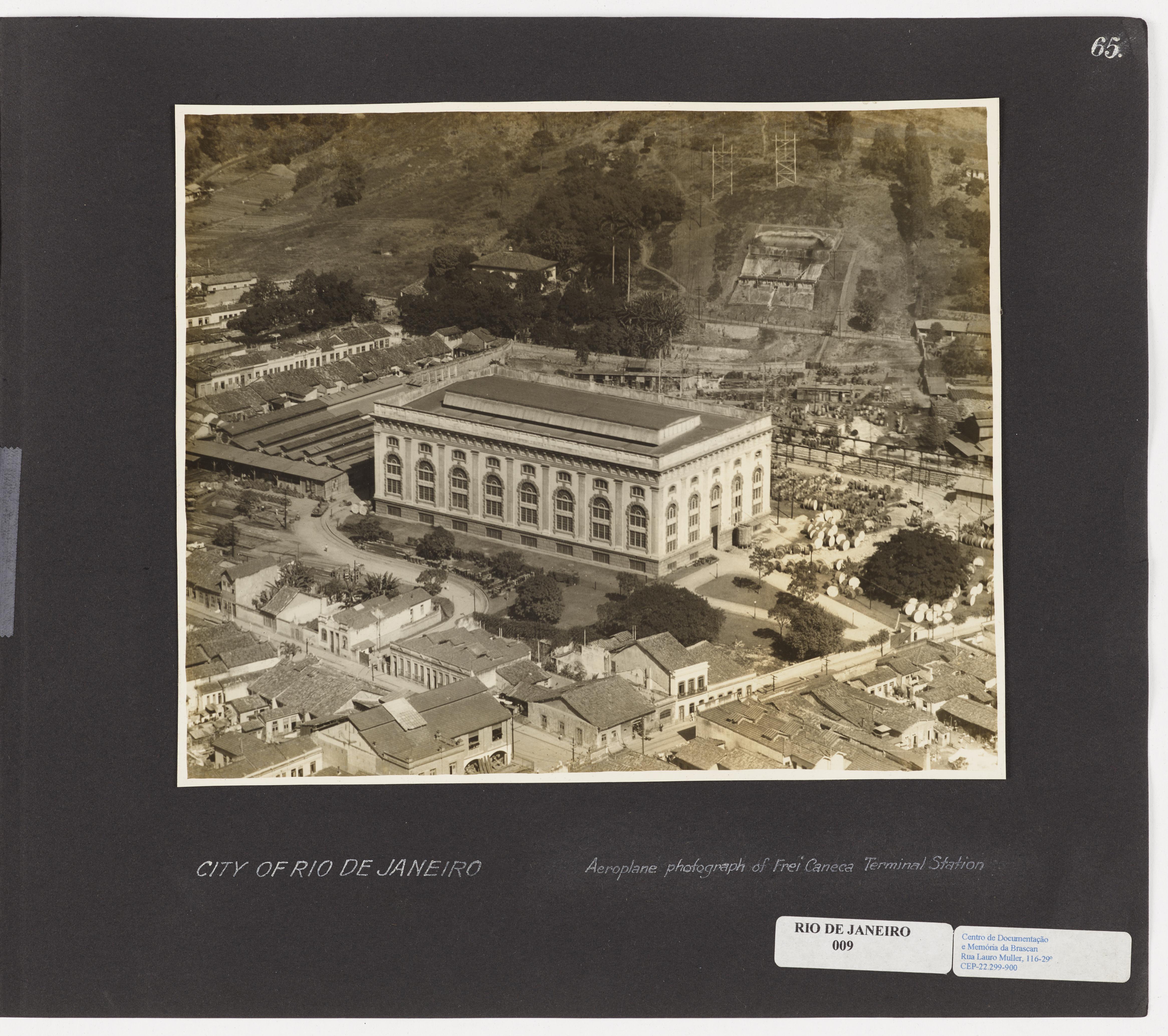 Estação Terminal Frei Caneca - tomada de avião
