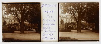 Estátua em homenagem a João Caetano