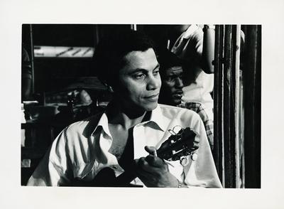 Paulinho da Viola com o cavaquinho