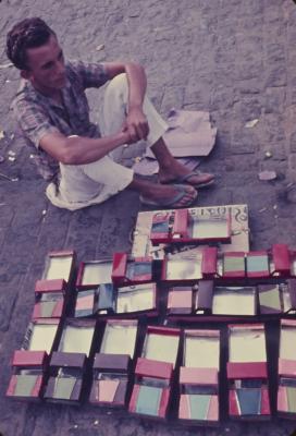 Caminhões de brinquedo à venda, feitos com lata de cerveja