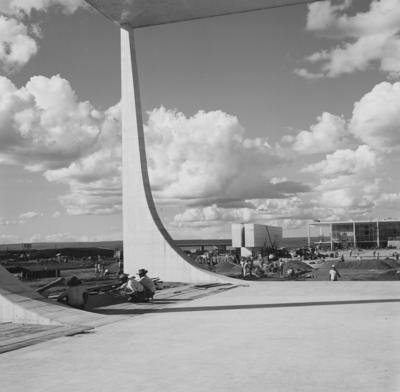 Museu Histórico de Brasília e Palácio do Planalto, a partir do Supremo Tribunal Federal