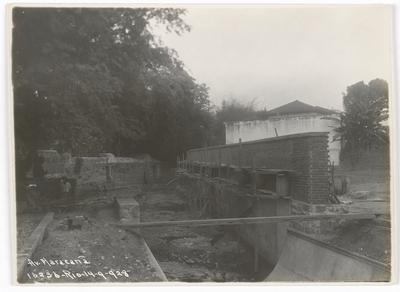 Construção do canal do Rio Trapicheiros