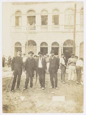 Engenheiros na Avenida Central