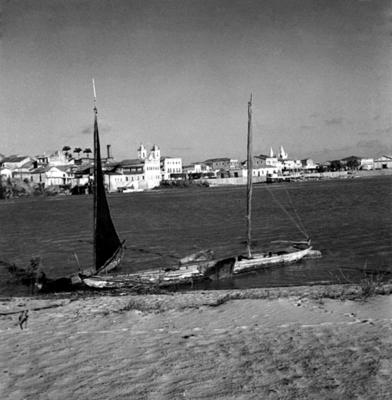 Rio São Francisco, ao fundo, Penedo