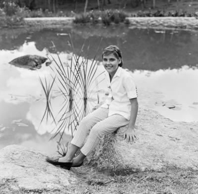 Residência de Alberto Kronsfoth, projeto de Burle Marx; Lillian, filha do arquiteto Ary Garcia Roza