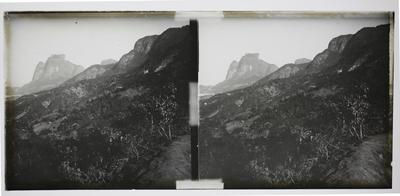 Pedra da Gávea vista a partir da Estrada da Gávea