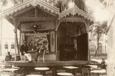 Quiosque "Chopp Berrante" no Passeio Público