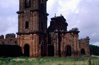 Ruínas da Igreja de São Miguel Arcanjo